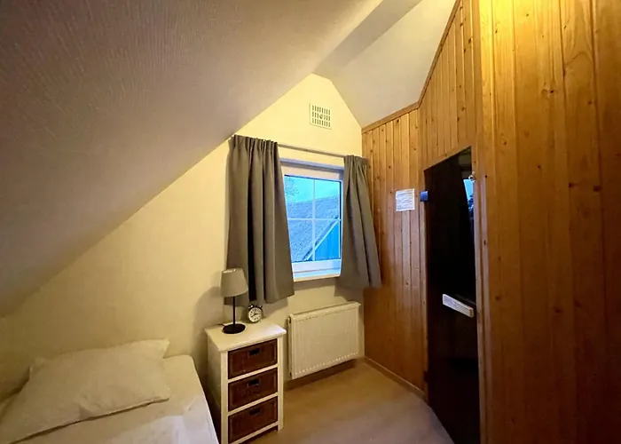 Casa vacanze For Six Guests Sint Maartensvlotbrug