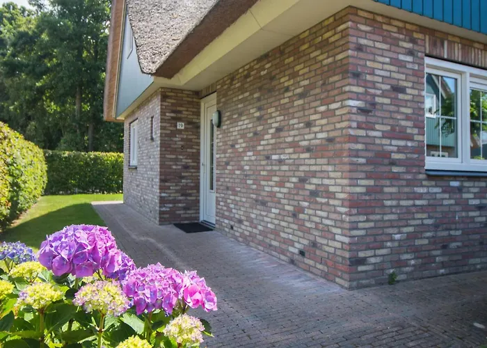 Casa vacanze For Six Guests Sint Maartensvlotbrug