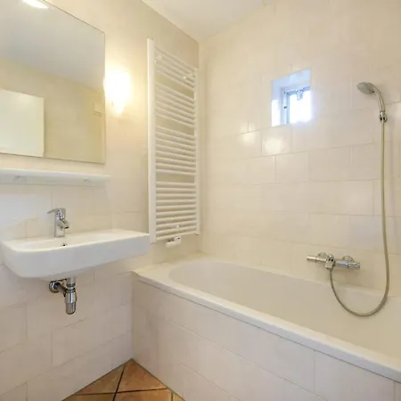 For Six Guests * Sint Maartensvlotbrug